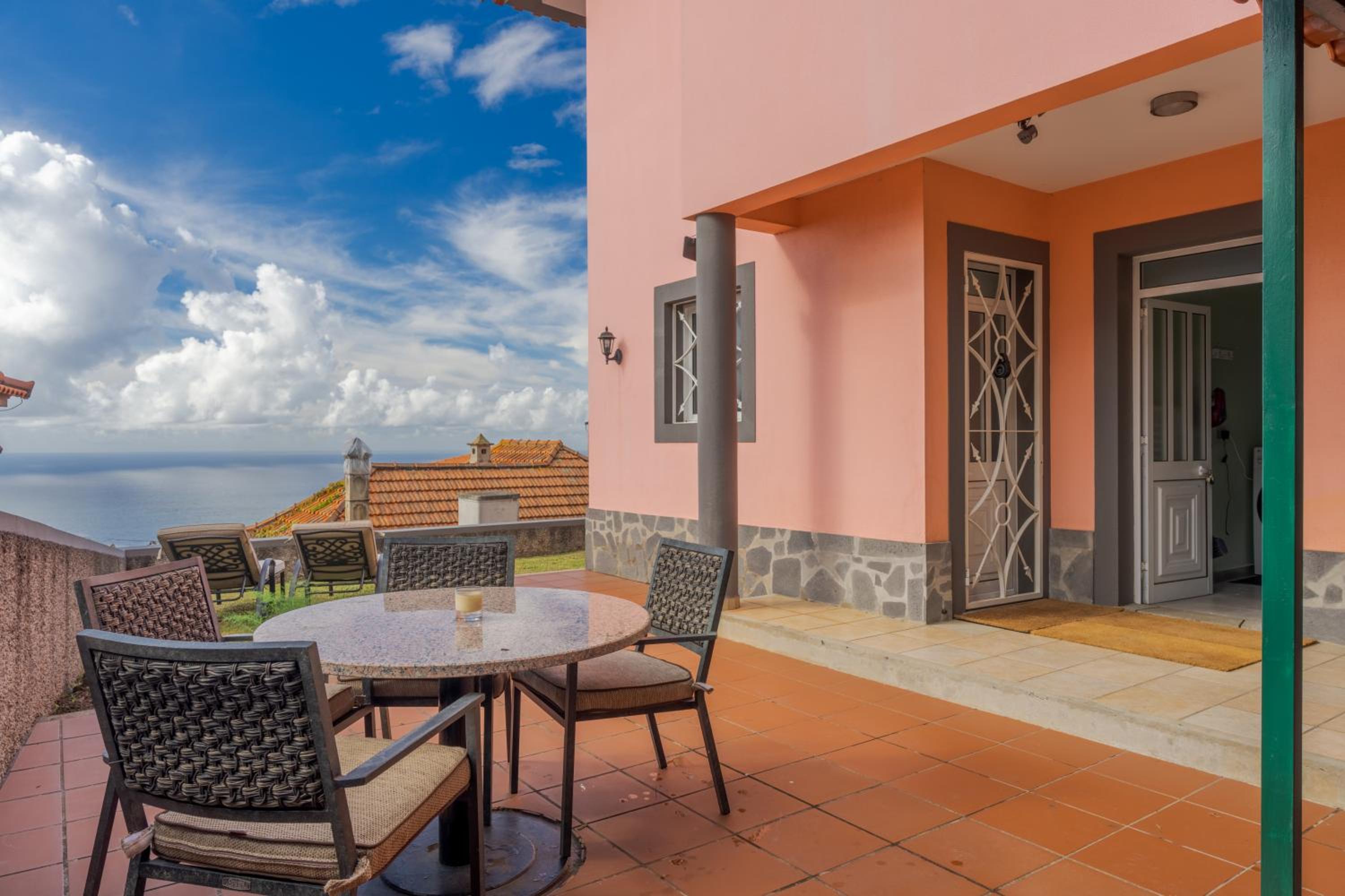 Villa Barcelos by Holiday Rental Madeira view 2