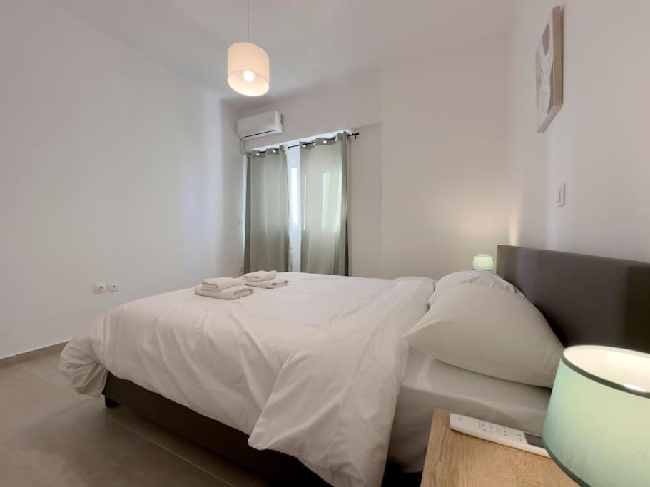 Tompazi modern apt with amazing view in Alimos photo 2