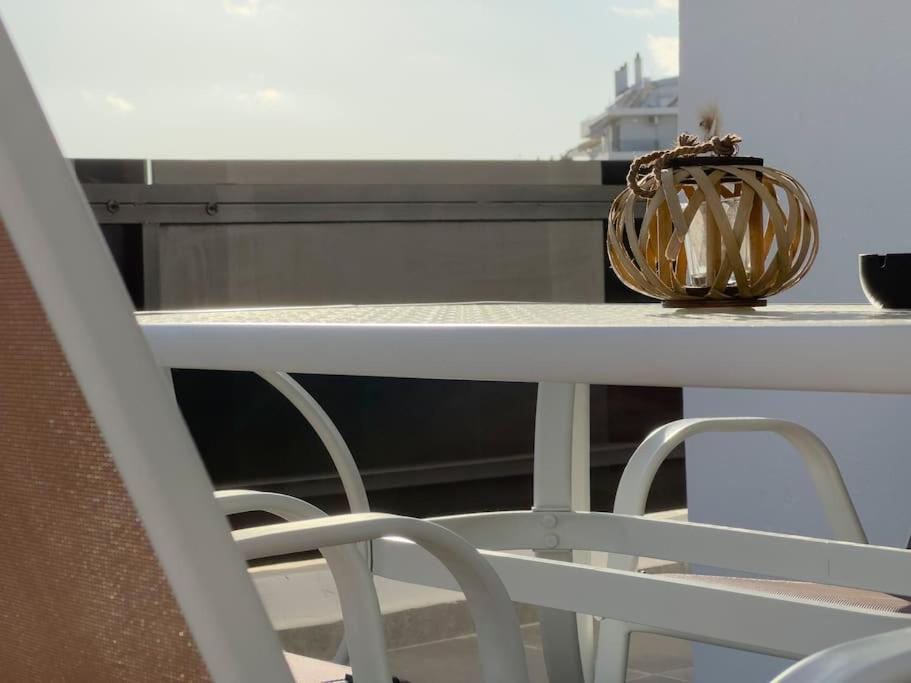 Tompazi modern apt with amazing view in Alimos photo 3