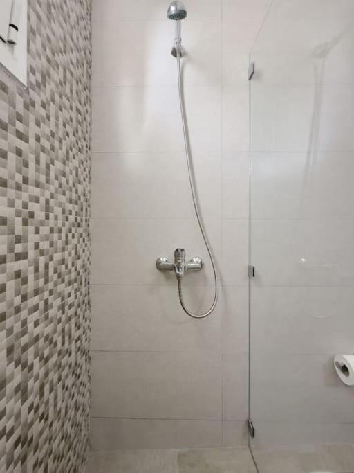Tompazi modern apt with amazing view in Alimos