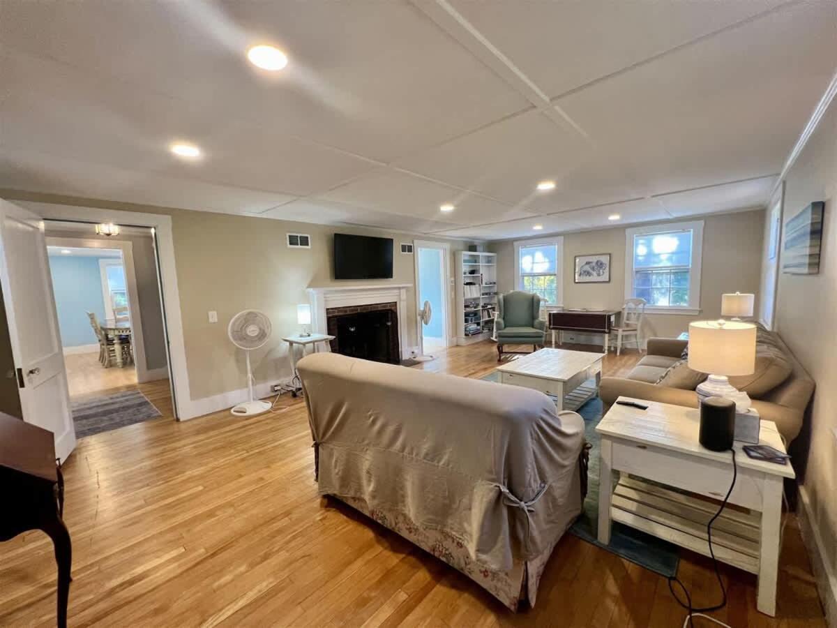 Incredible 4bd Ogunquit Family Home with Private Back Yard