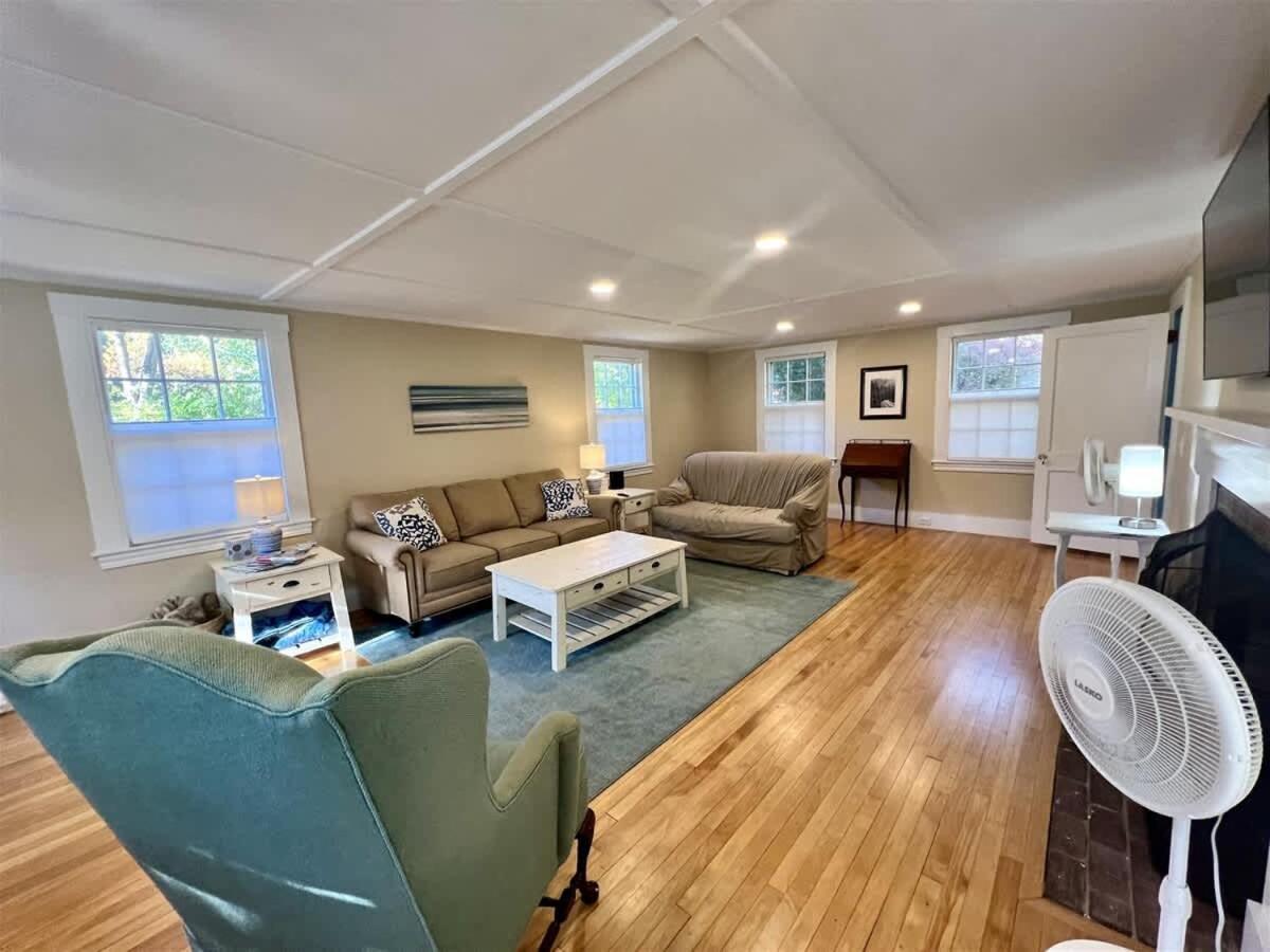 Incredible 4bd Ogunquit Family Home with Private Back Yard