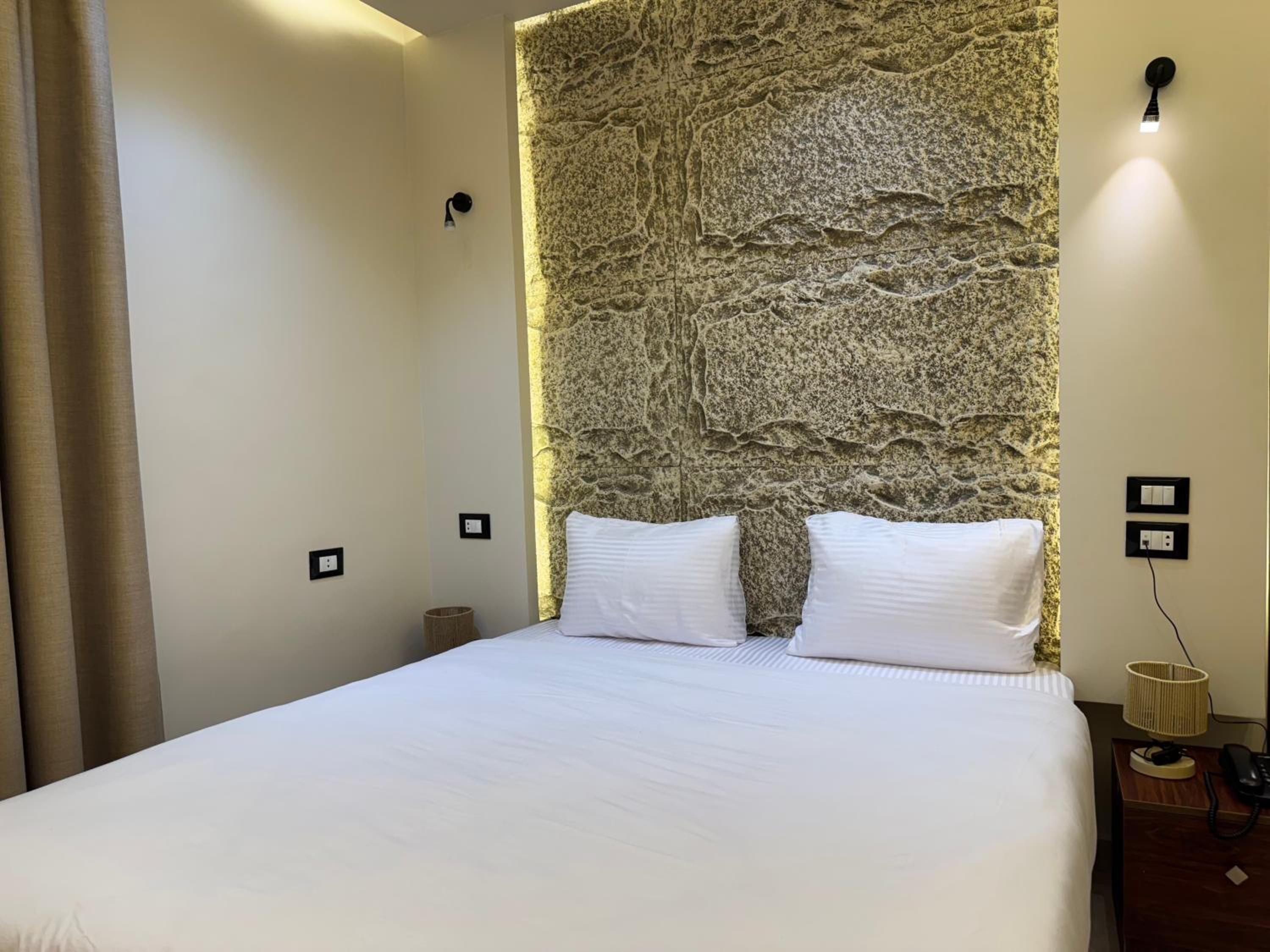 King Cheops Inn - Pyramid View