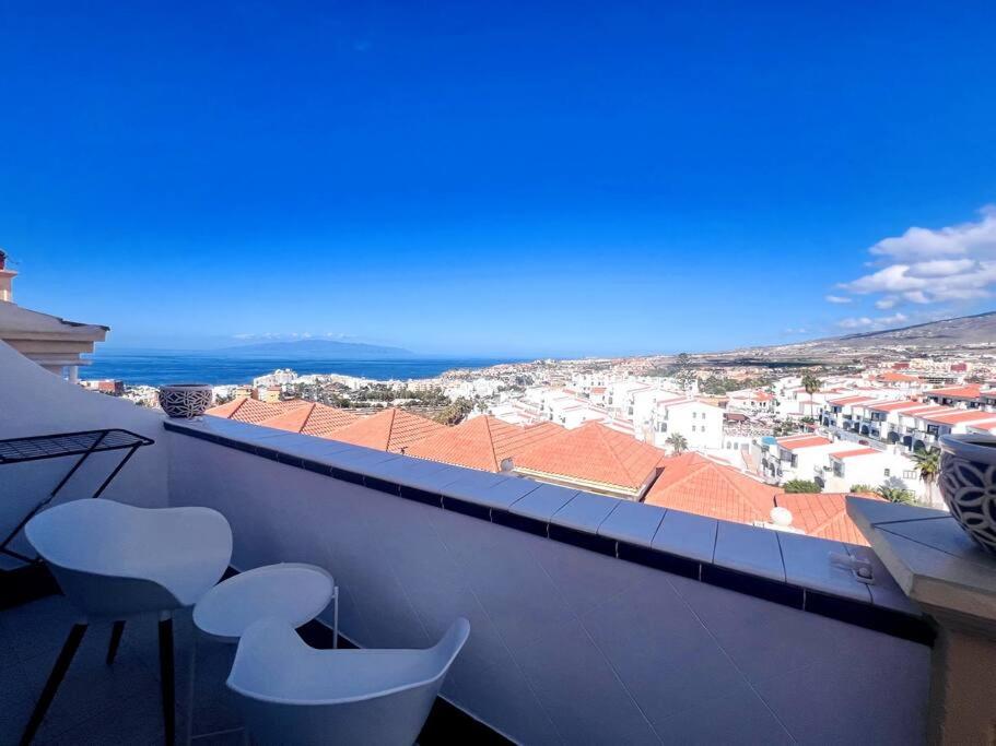 Ocean view apartment with pools