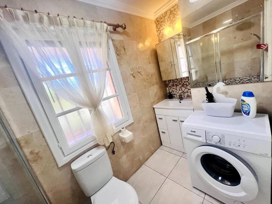 Ocean view apartment with pools