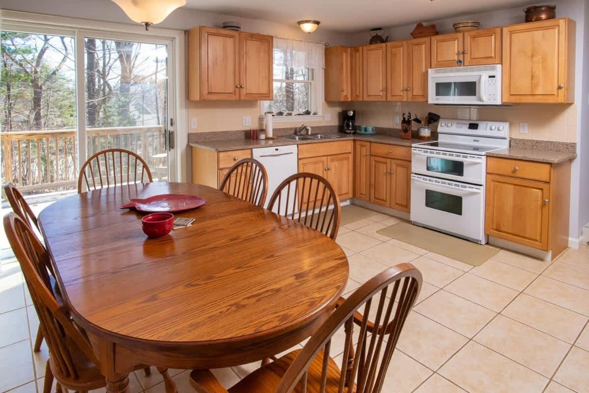 Ogunquit Beach Town Rental - Walk to town with your family and Fur baby view 5