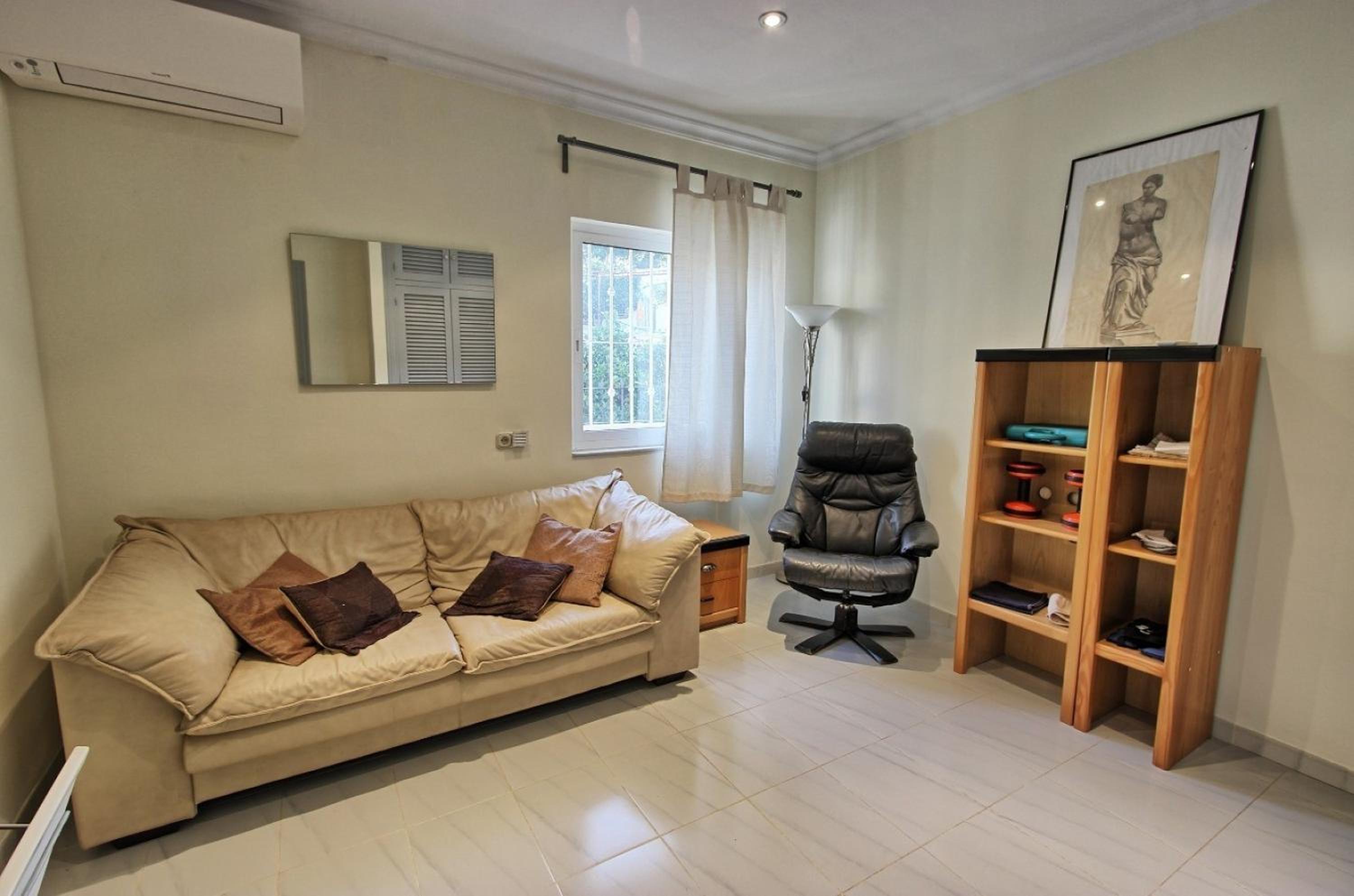 Villa Espaciosa con Piscina y Vistas al Mediterráneo en Torremolinos