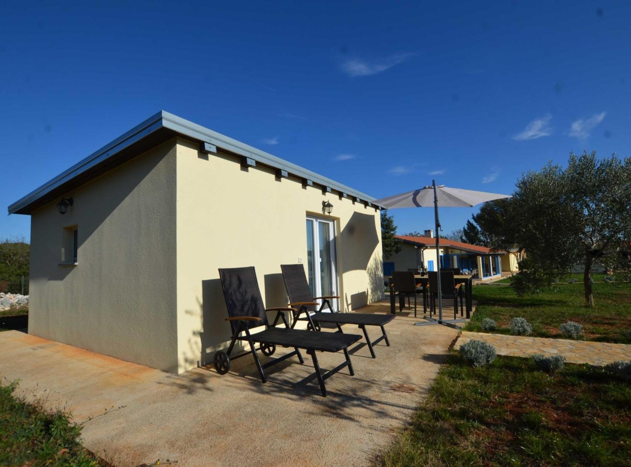 Golden and Green Acres Holiday Home with Pool and Sauna view 3