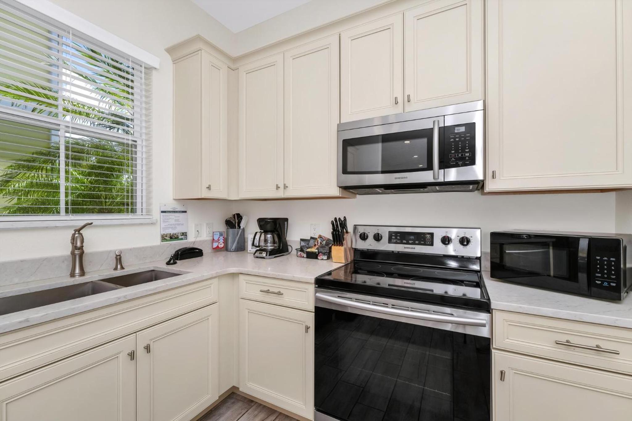 Teenie Bikini Cottage With Private Hot Tub Near Disney With Margaritaville Resort & Island H2O Access - 3071Kl