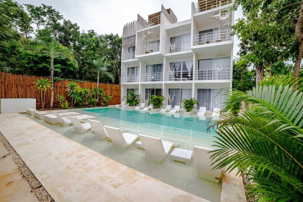 Deluxe Studio with Private Jacuzzi