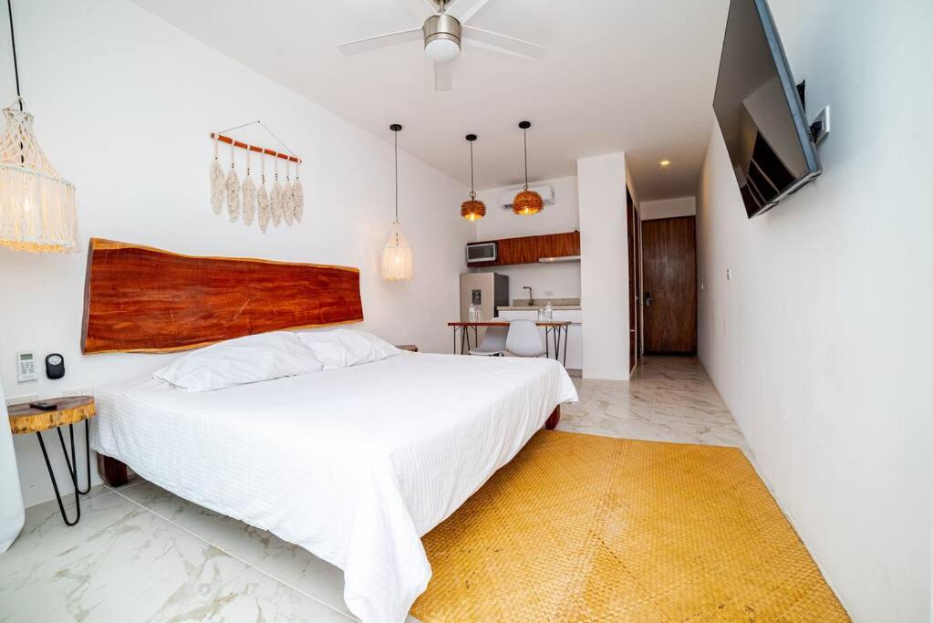 Deluxe Studio with Private Jacuzzi