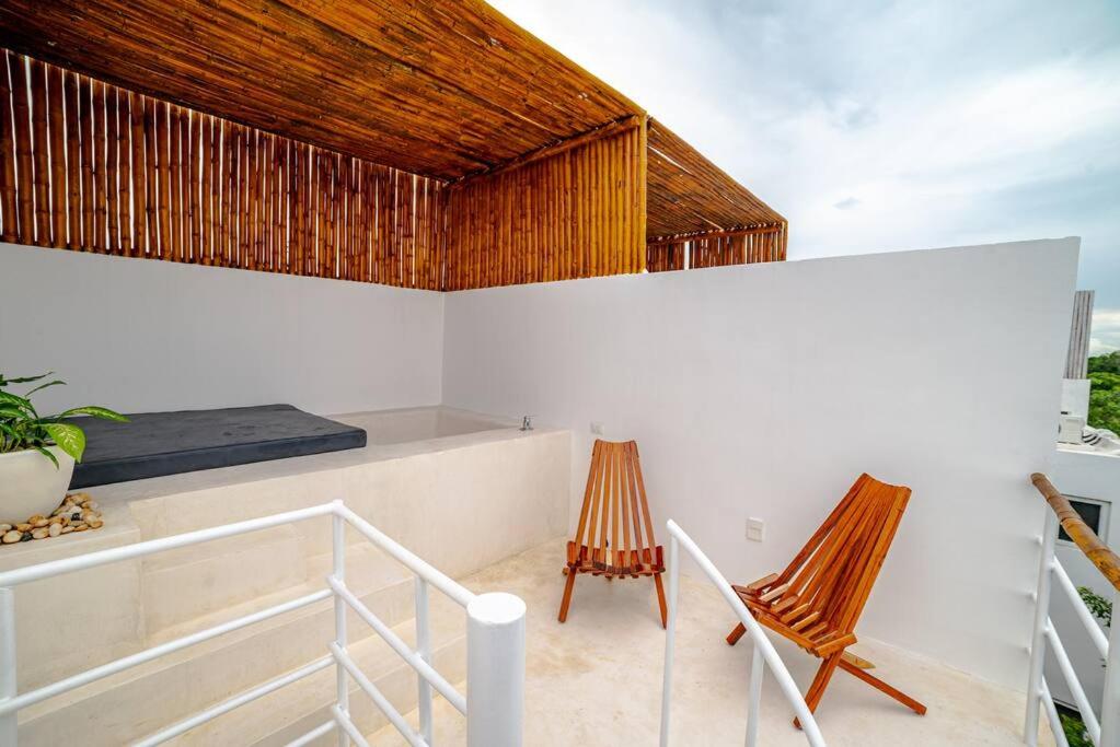 Deluxe Studio with Private Jacuzzi