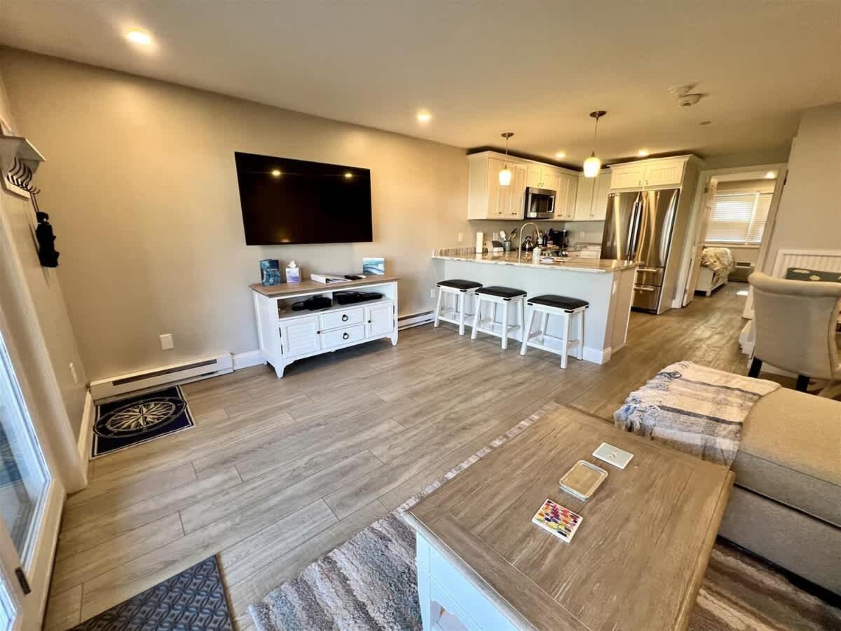 Updated Ocean Towers Condo in Ogunquit - Property Image 4