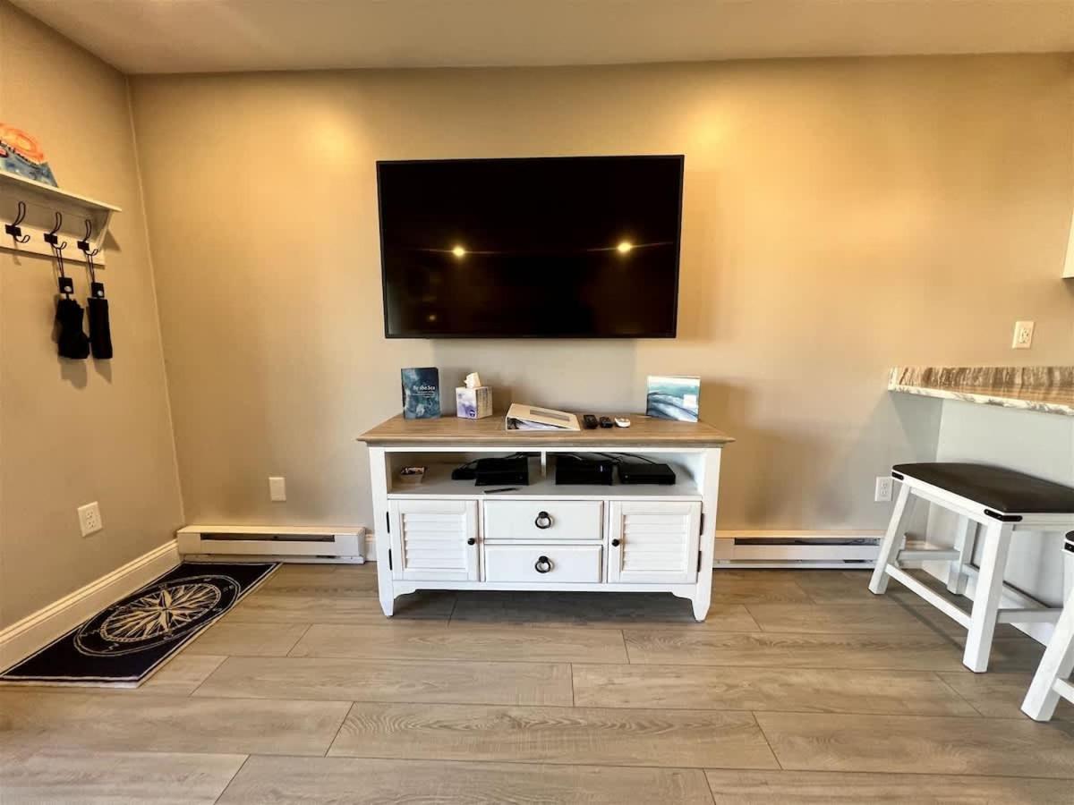 Updated Ocean Towers Condo in Ogunquit - Property Image 3