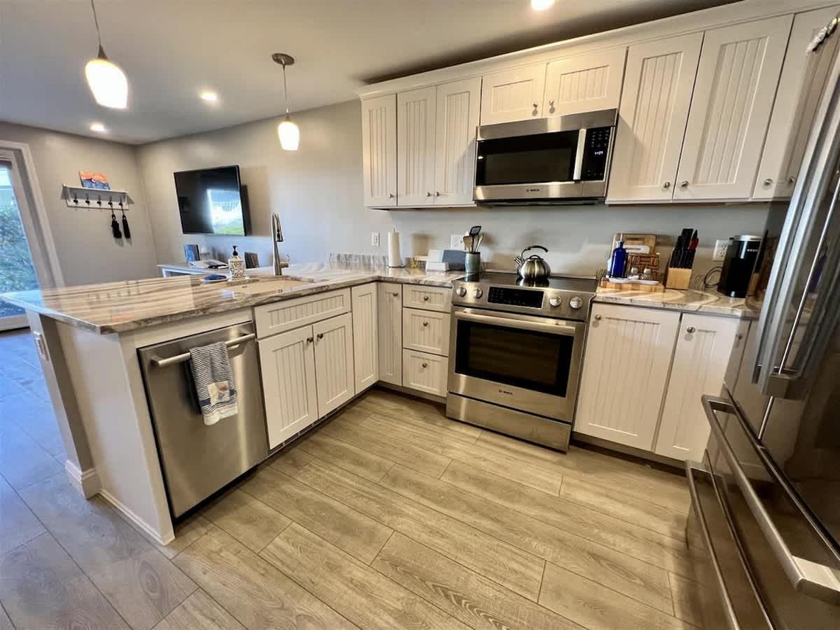 Updated Ocean Towers Condo in Ogunquit - Property Image 16