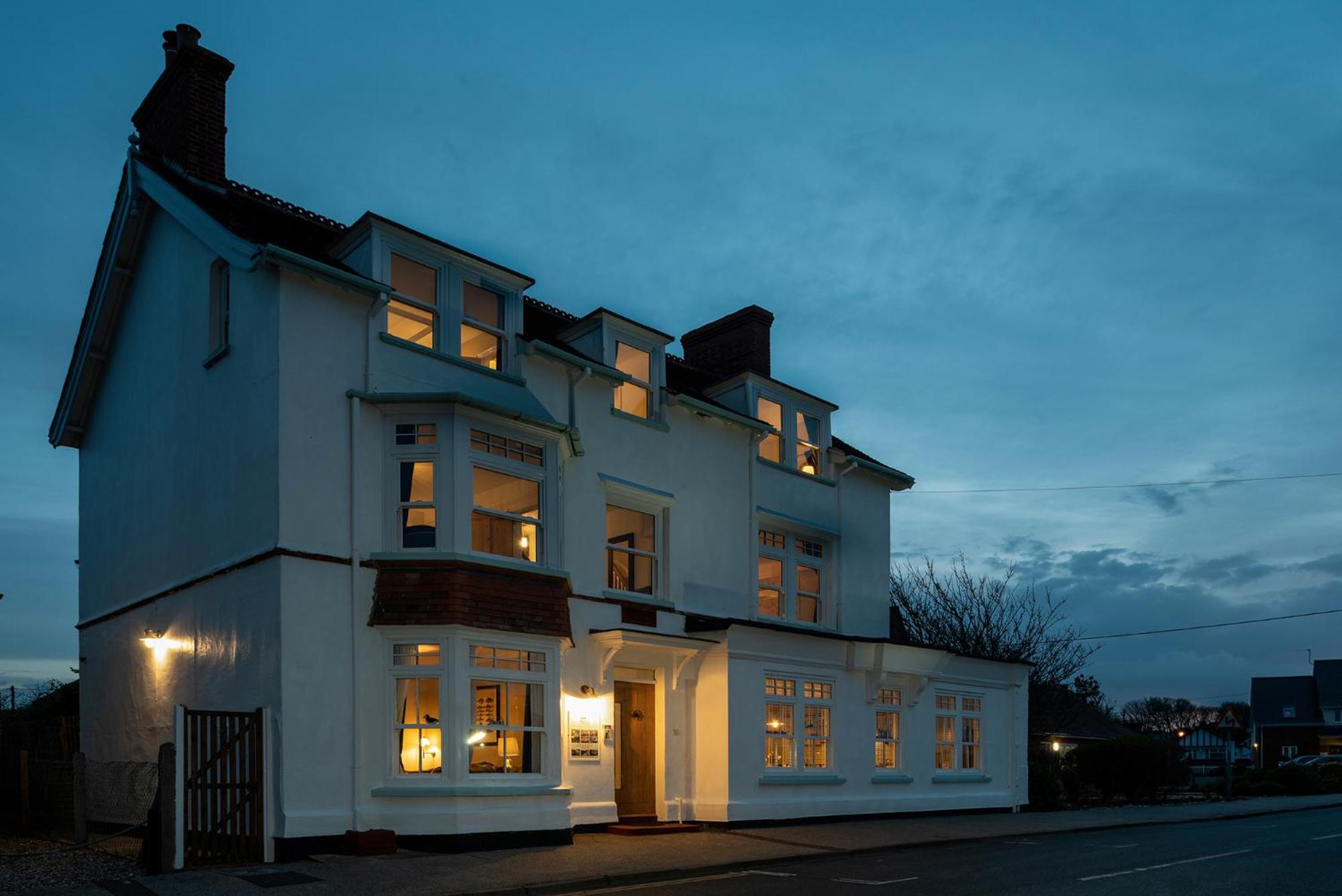 Opposite the beach, hot tub & sauna, sleeps 16