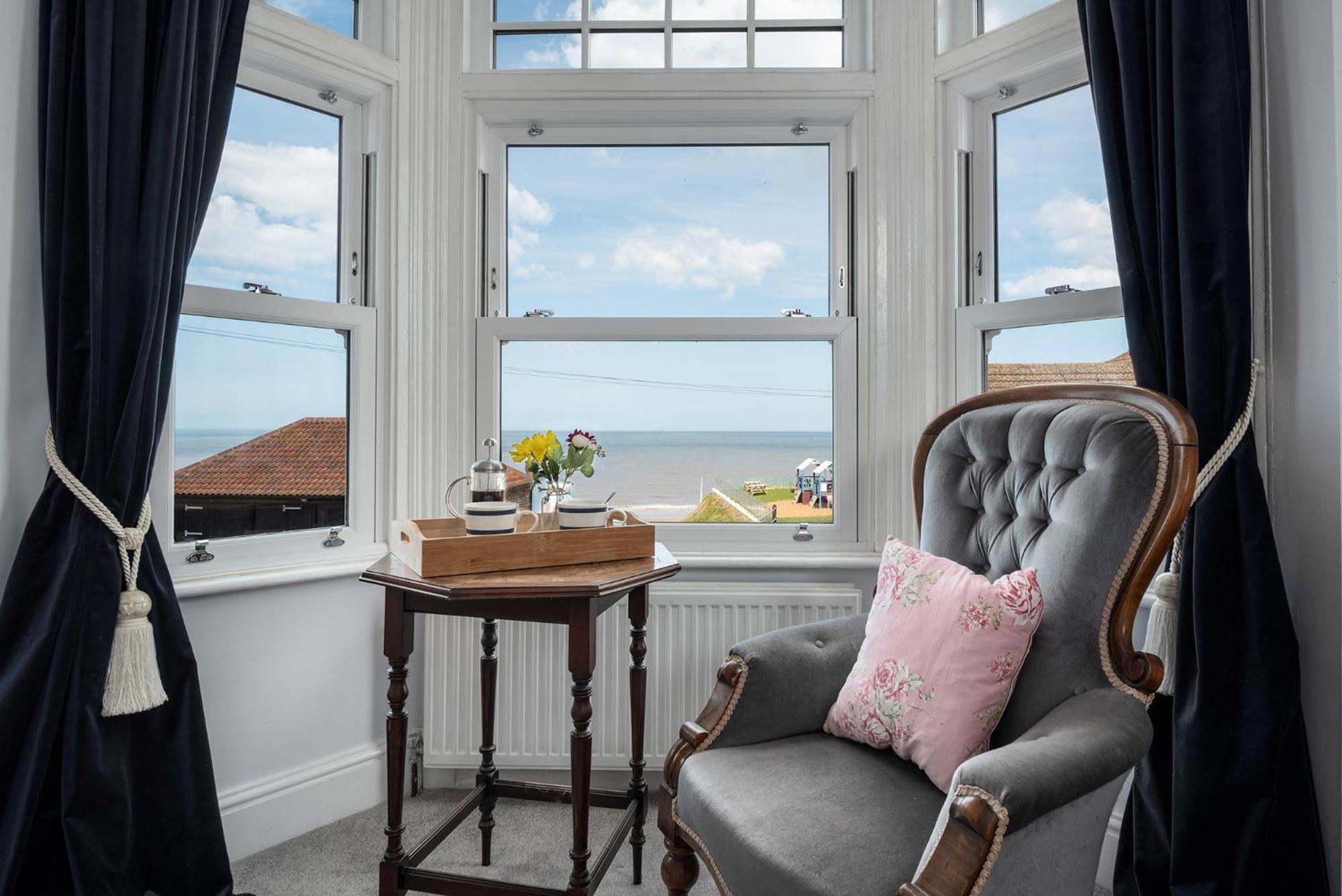Opposite the beach, hot tub & sauna, sleeps 16