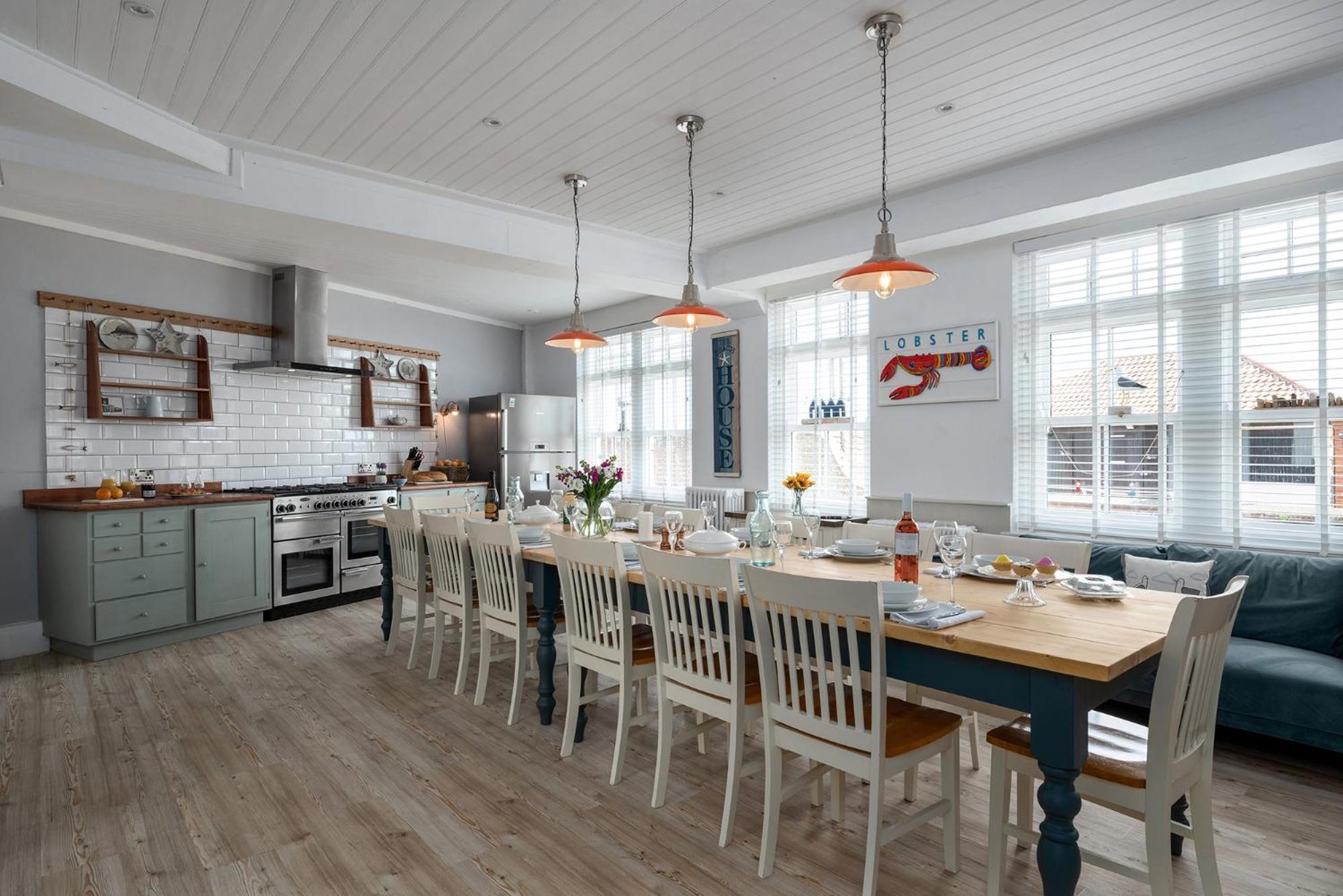 Opposite the beach, hot tub & sauna, sleeps 16