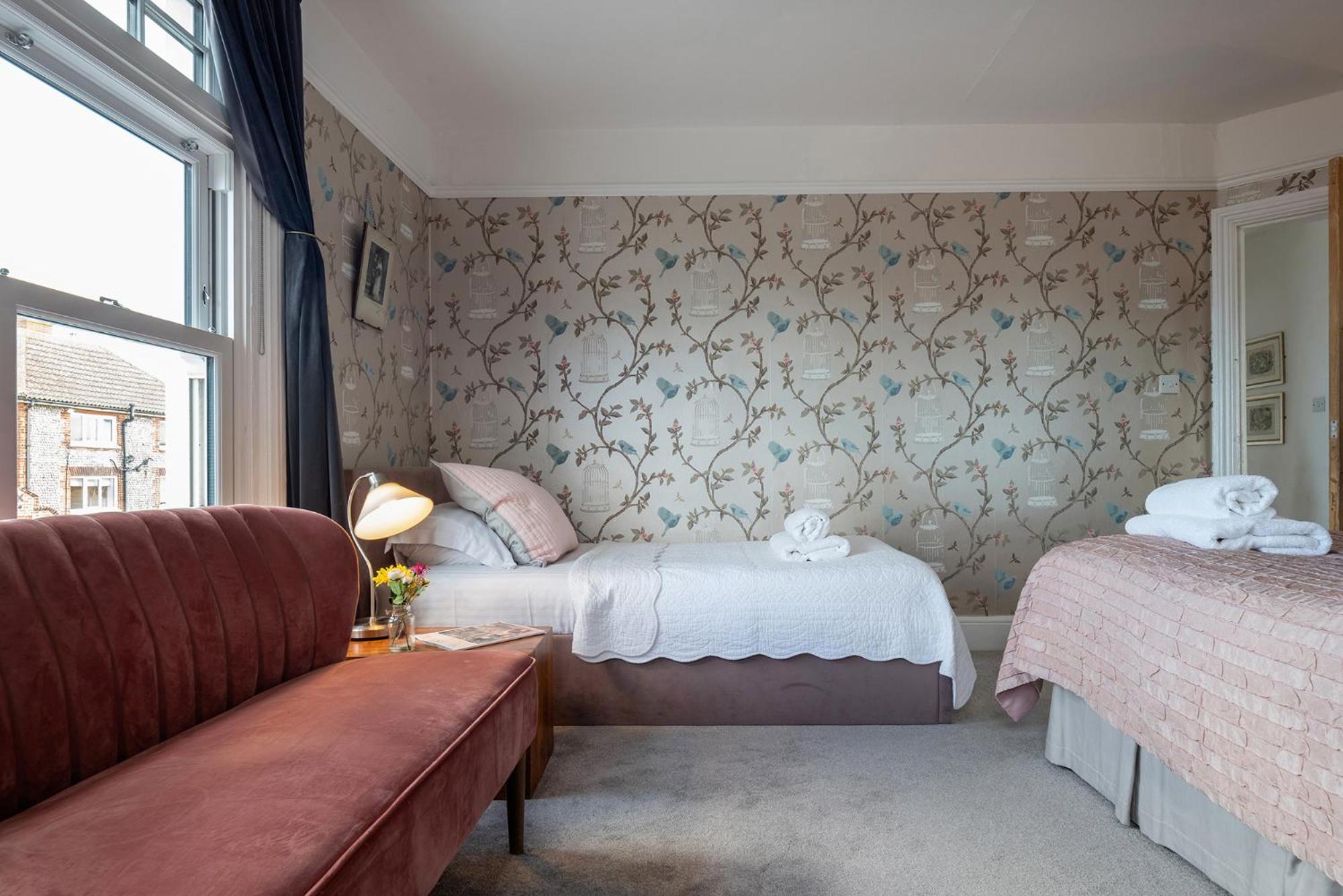 Opposite the beach, hot tub & sauna, sleeps 16