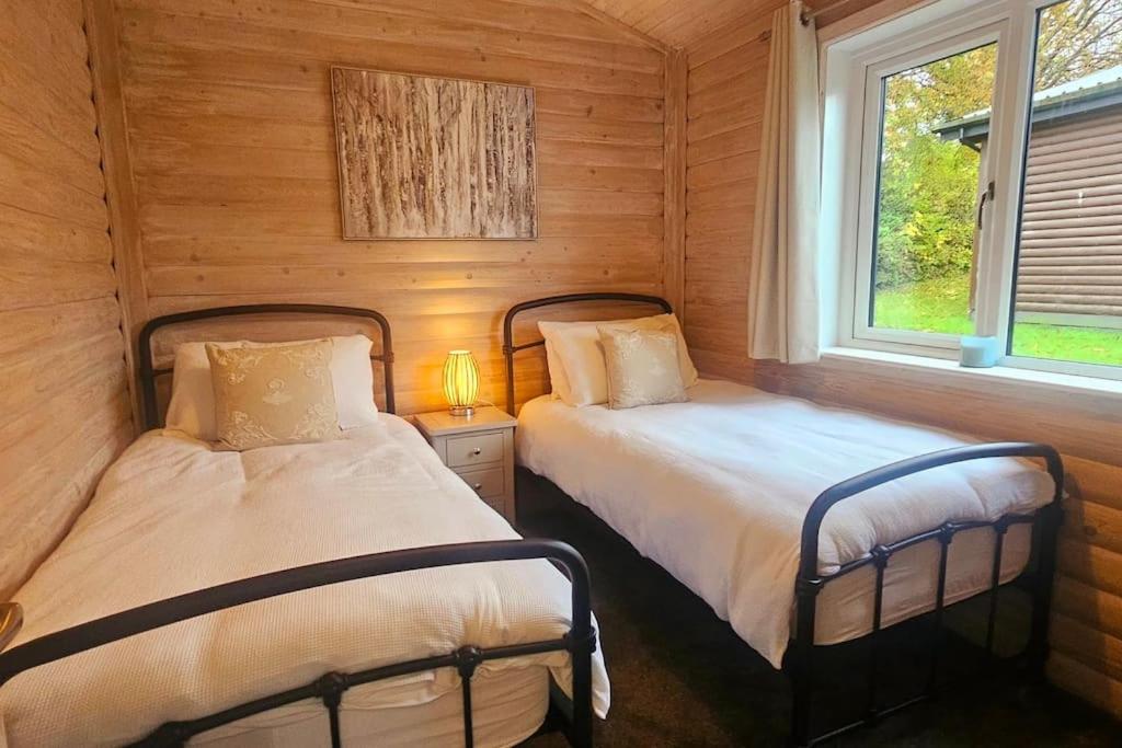Heather Lodge with Hot Tub