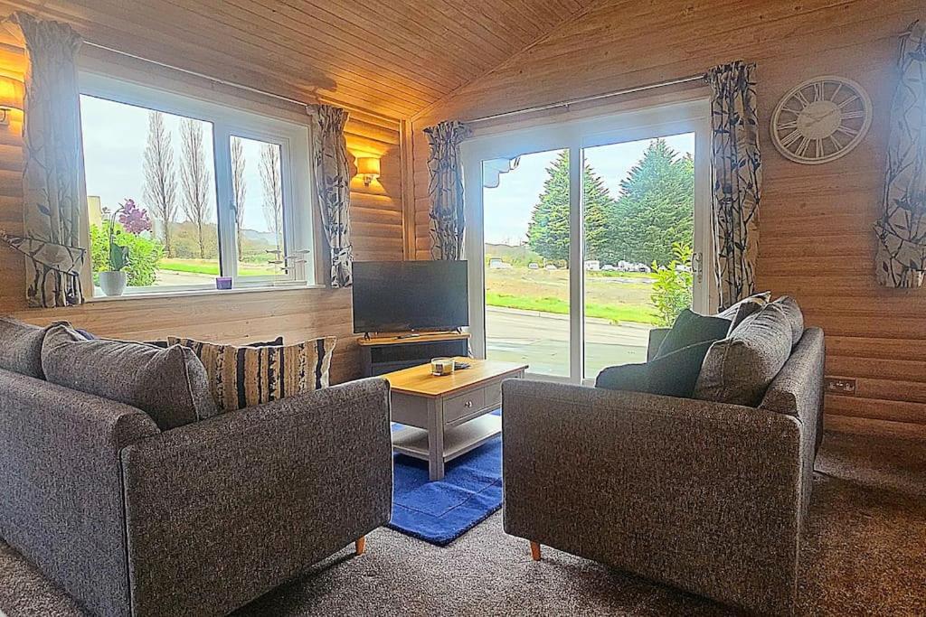Heather Lodge with Hot Tub