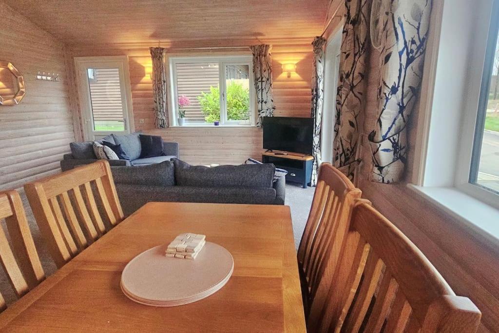 Heather Lodge with Hot Tub