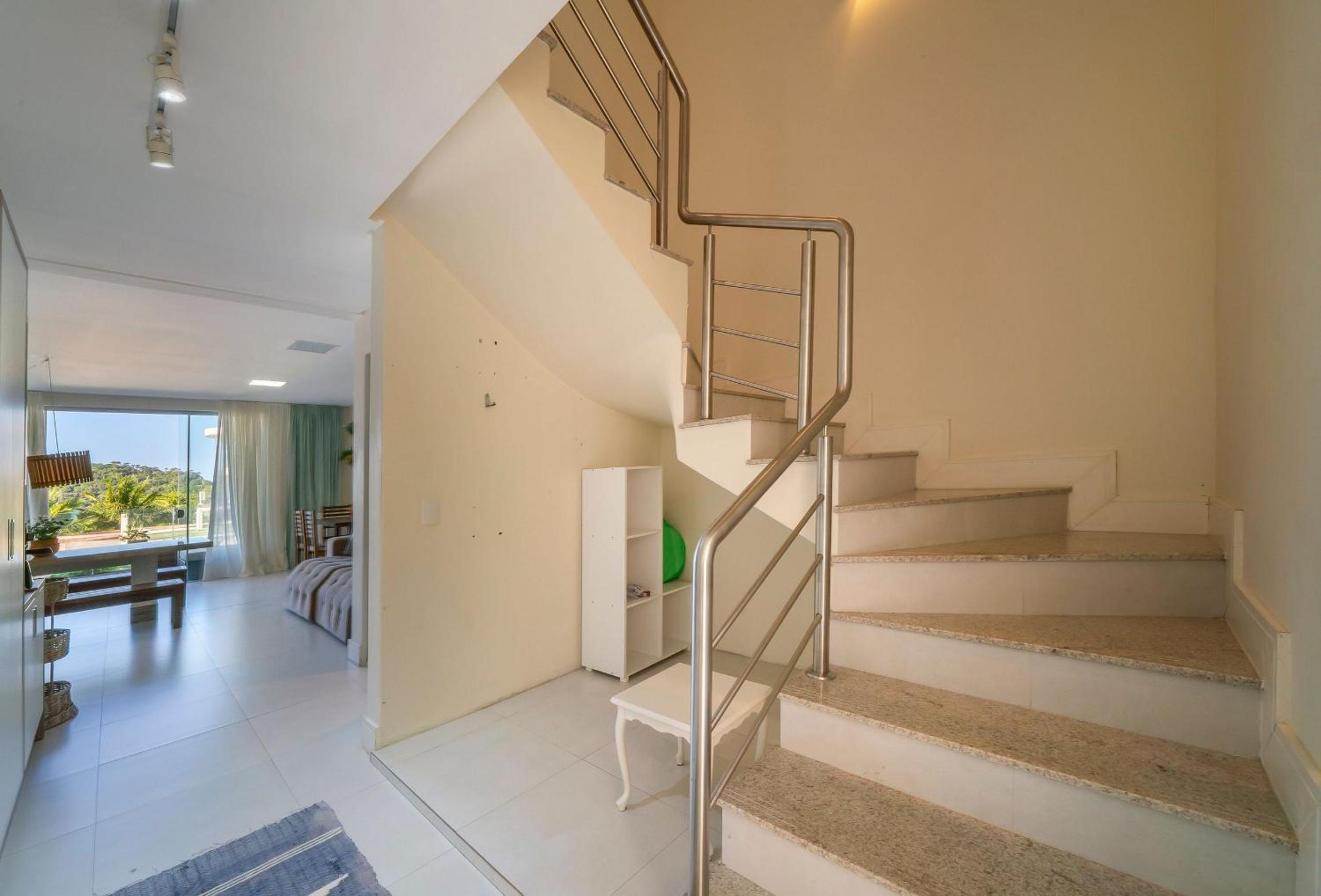 House with 4 suites with sea view