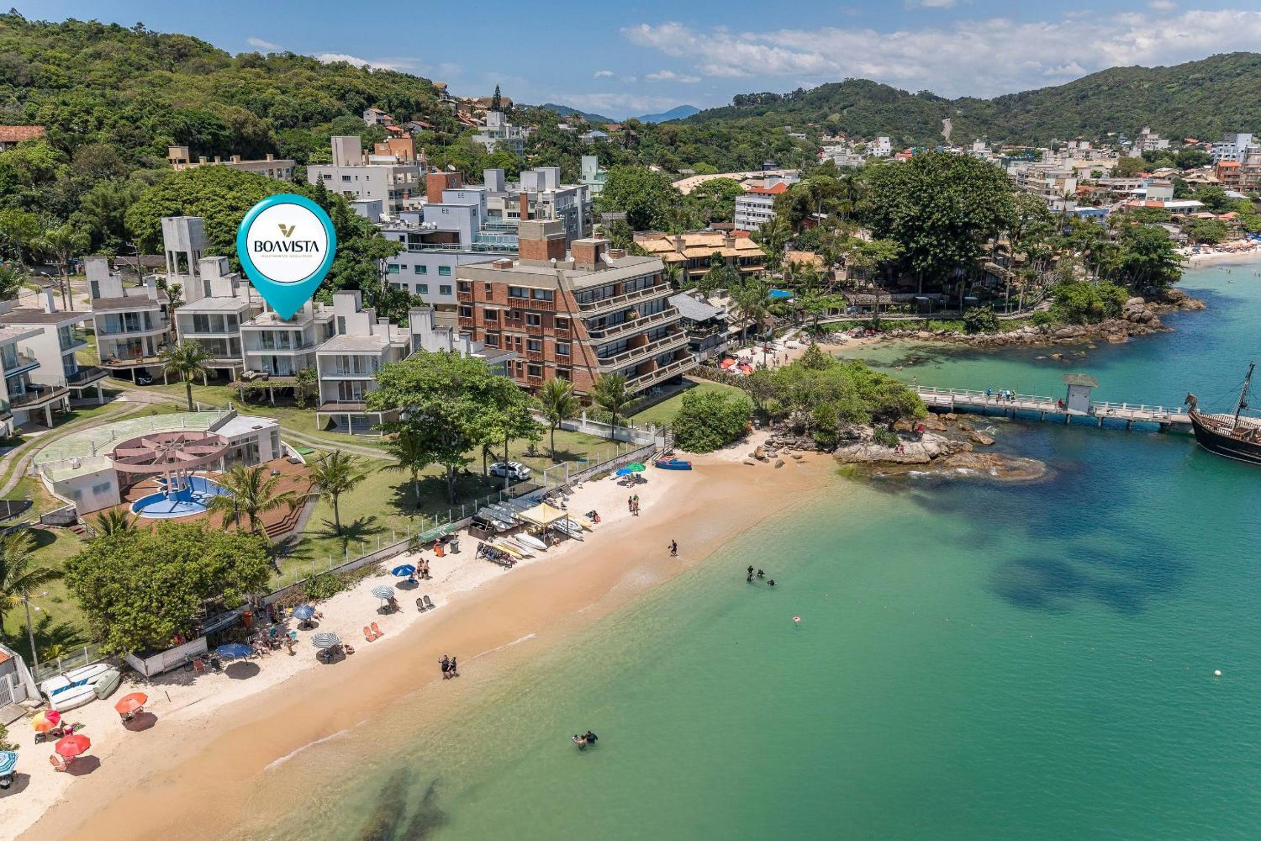 House with 4 suites with sea view