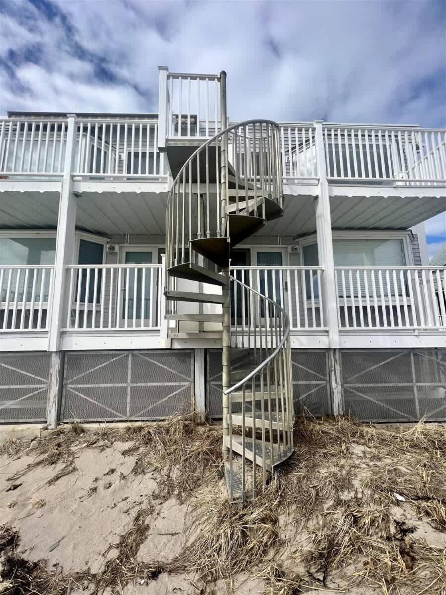 Oceanfront Wells Beach Condo - Ocean Surf #5 view 2