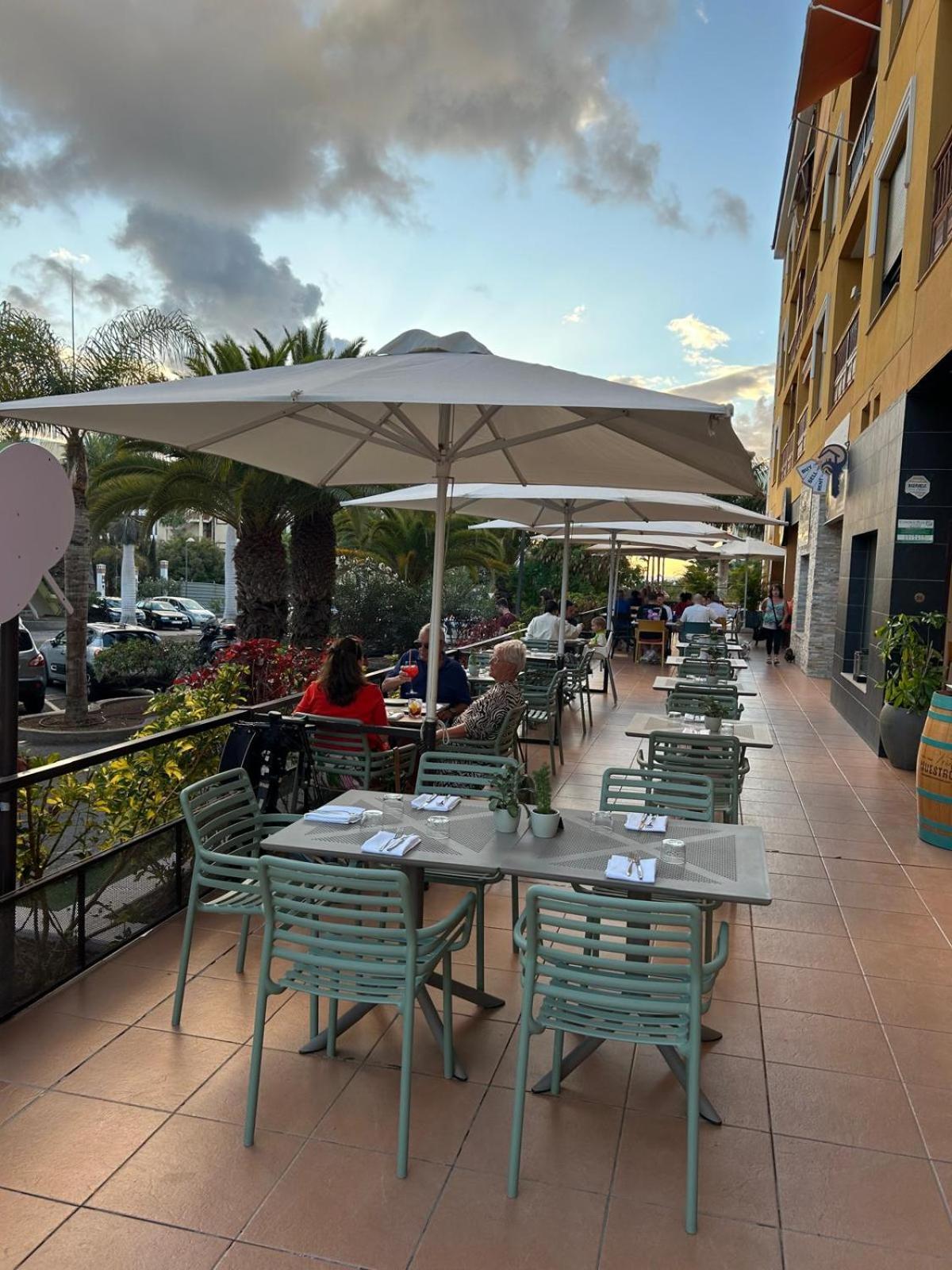 Sunset Palm Mar - Family Friendly Suites