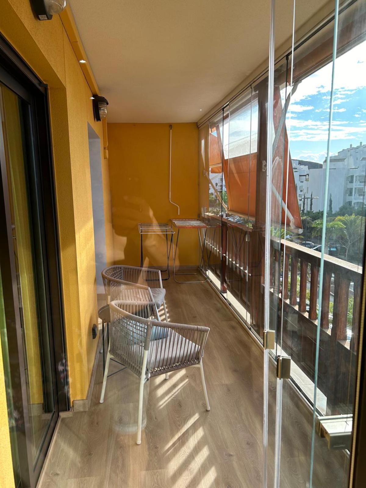 Sunset Palm Mar - Family Friendly Suites