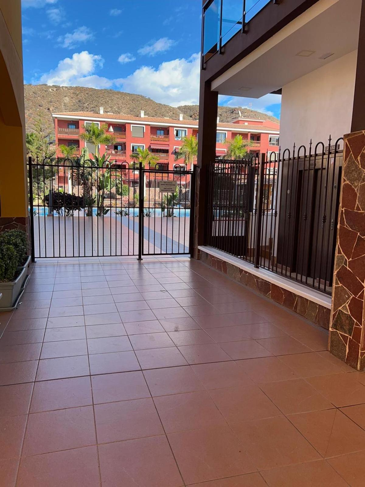Sunset Palm Mar - Family Friendly Suites
