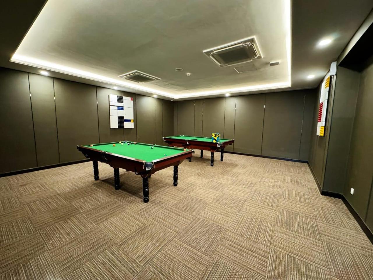 TheBess Hotel Tokyo is located adjacent to Singapore and offers a sea viewIt is a family business smart room with the sea view of Princess Bay富力公主湾
