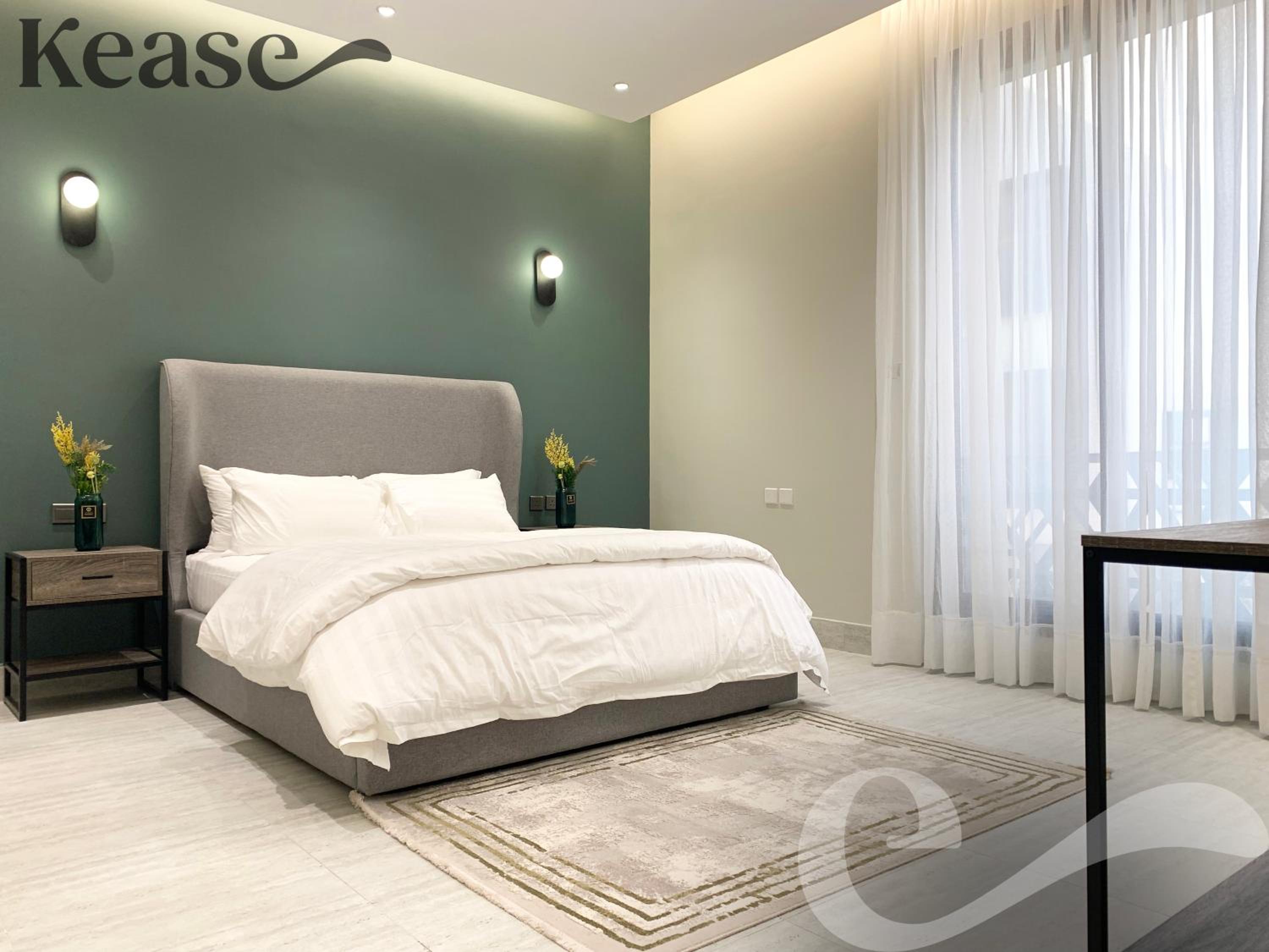 Kease Arid Luxury Gold