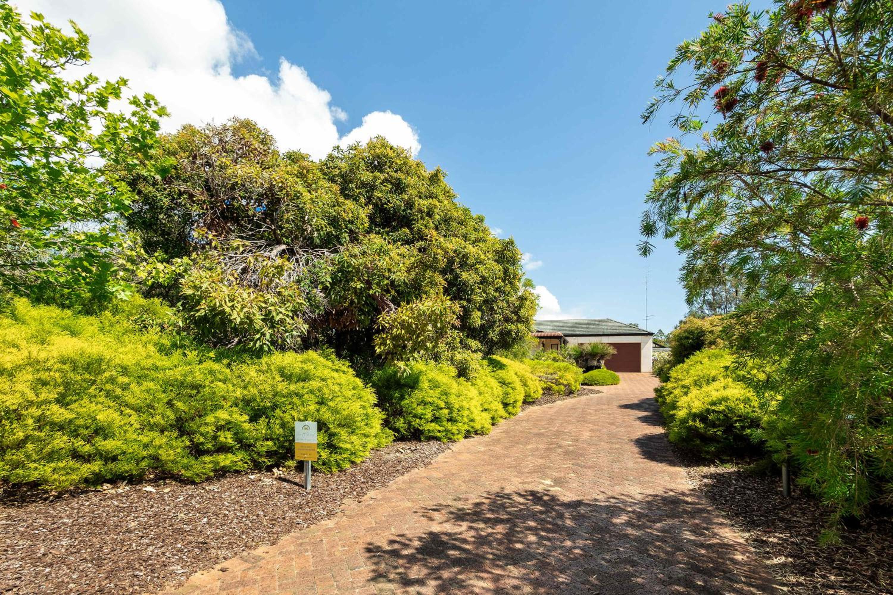 Carinya Cove - swimming pool, pet friendly, fireplace
