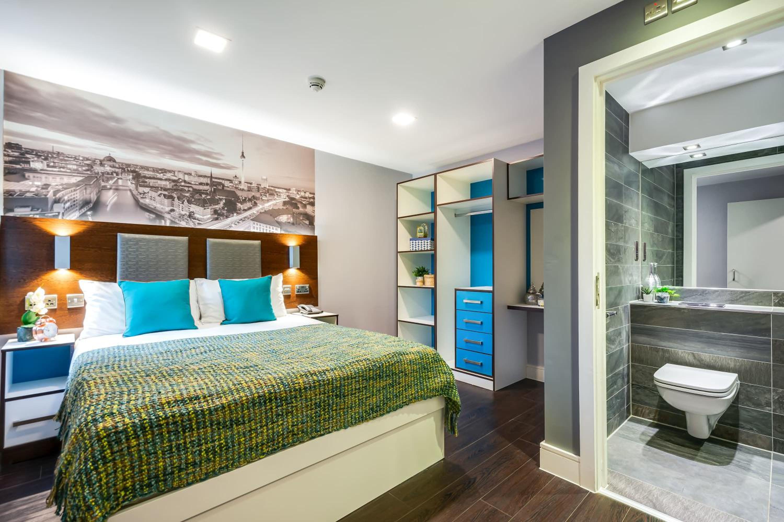 Large studio with free breakfast