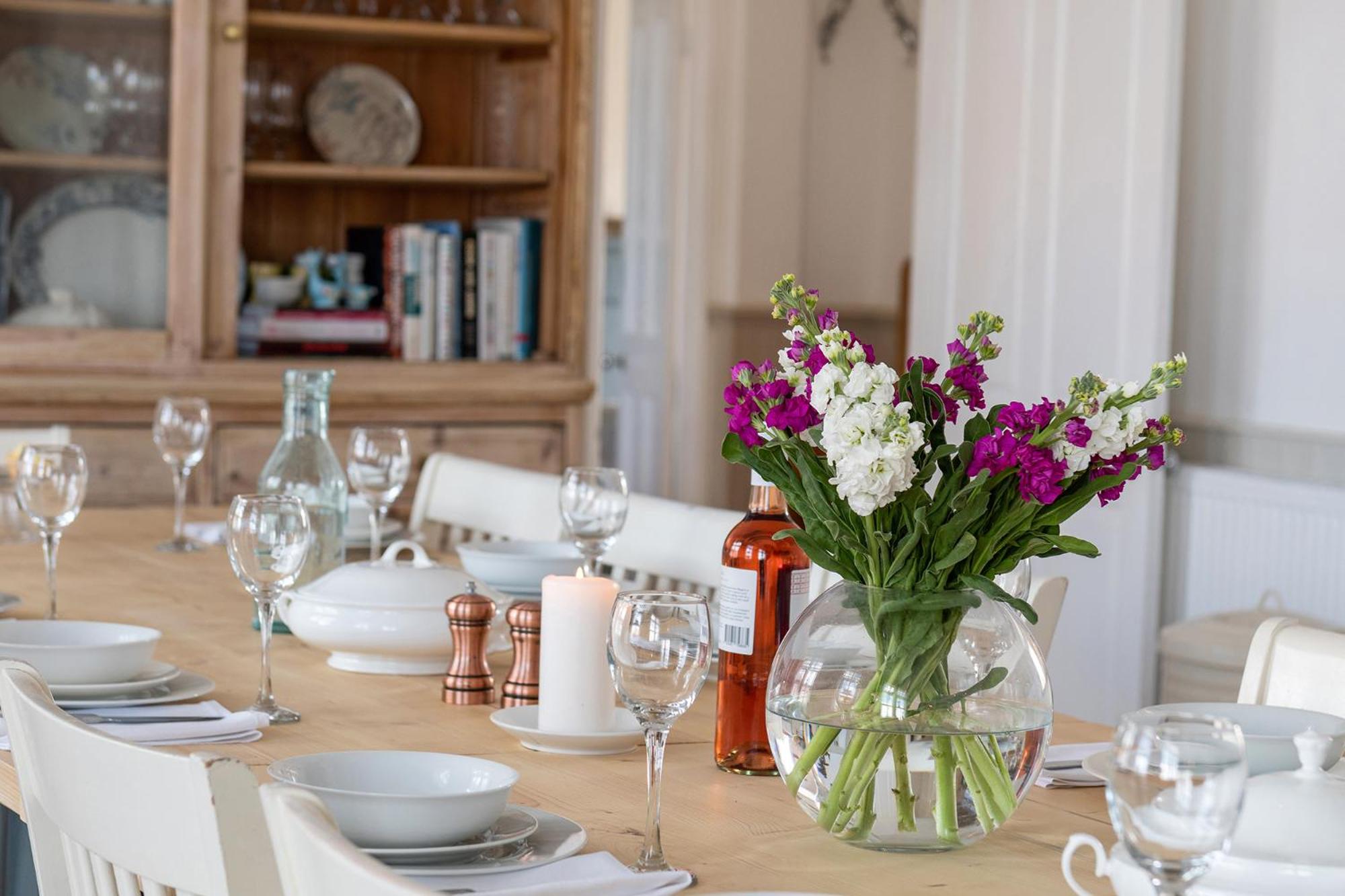 Opposite the beach, hot tub & sauna, sleeps 16