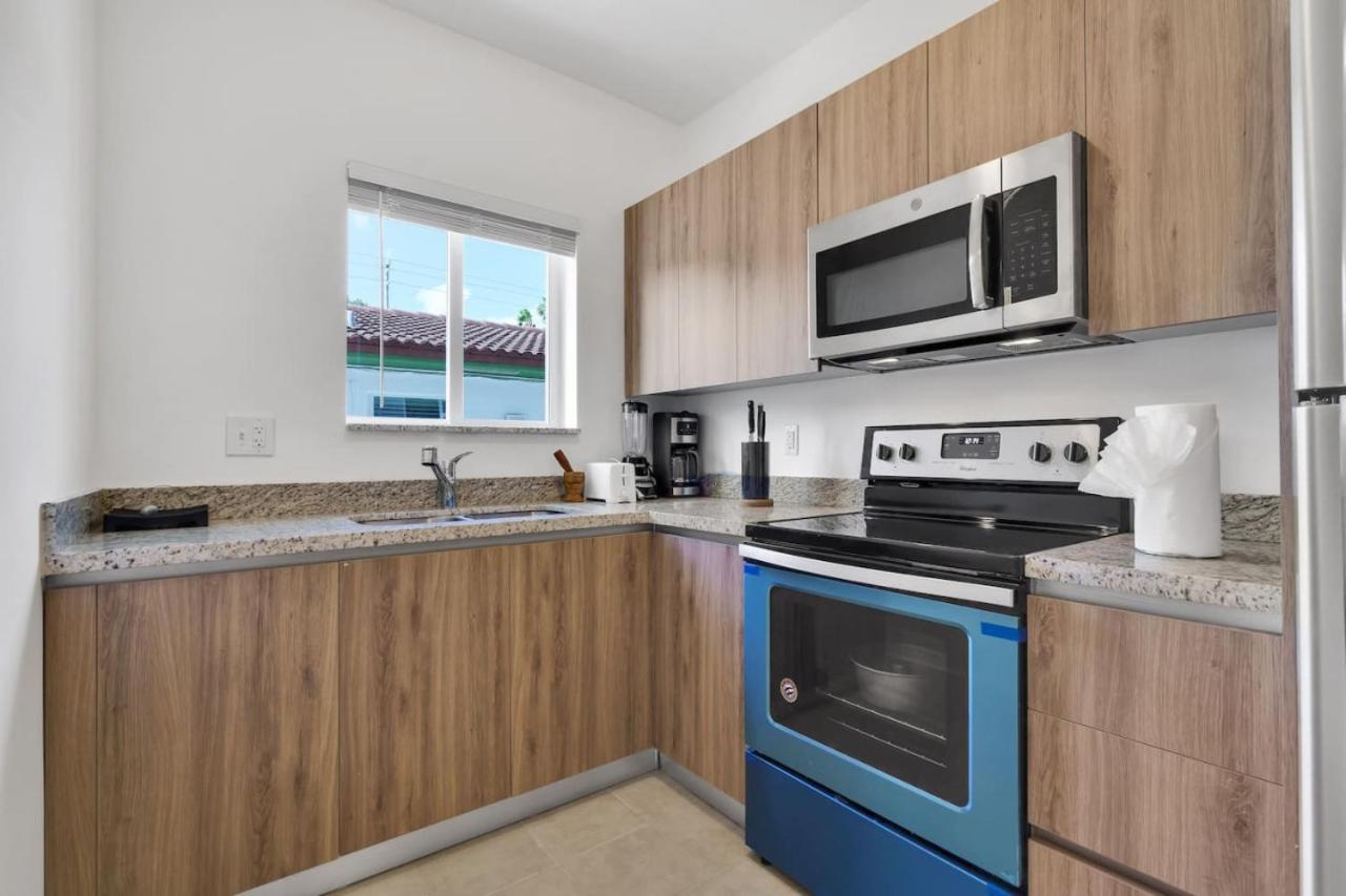 Charming 2BR Apt 5 min to Brickell Free Parking