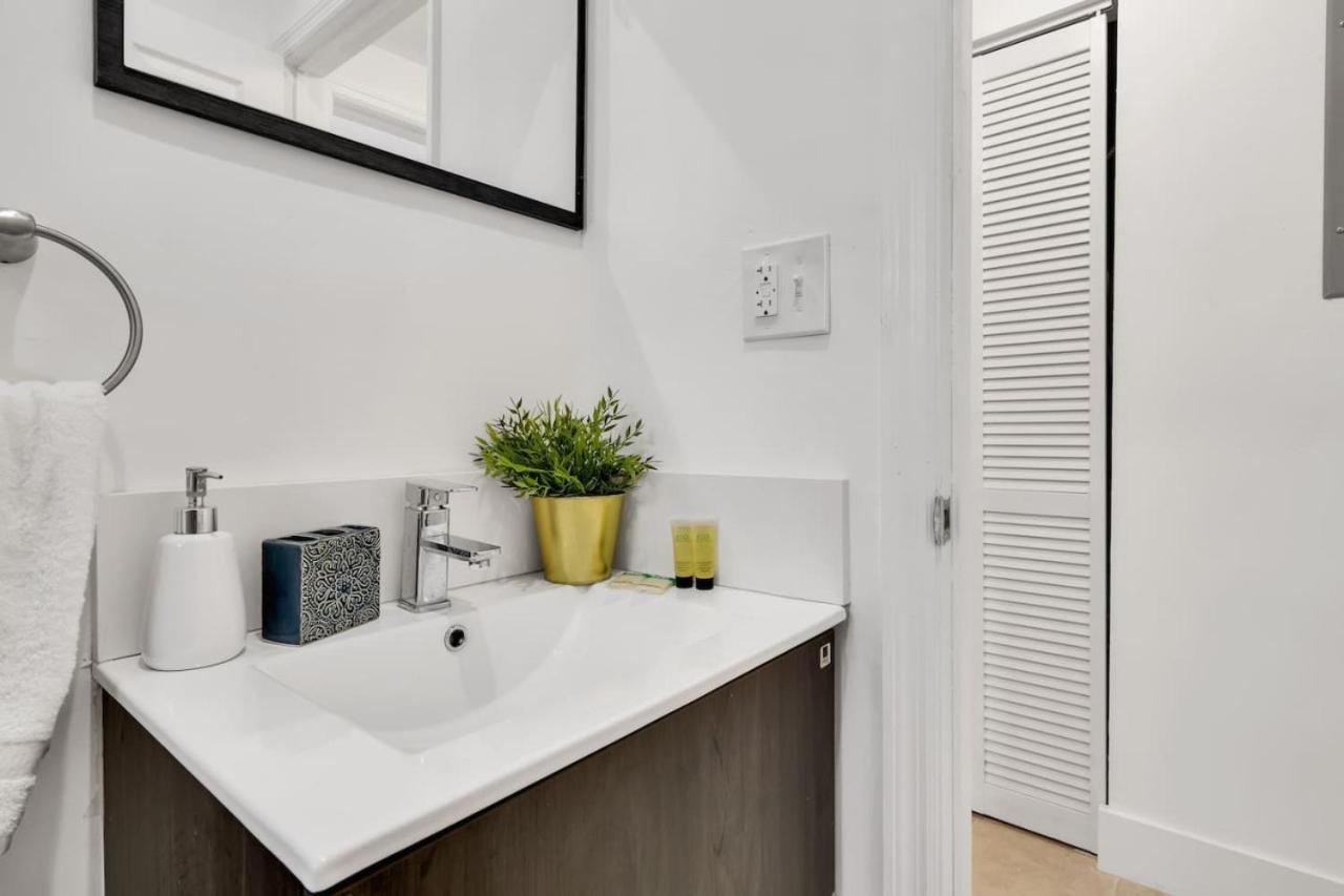 Charming 2BR Apt 5 min to Brickell Free Parking