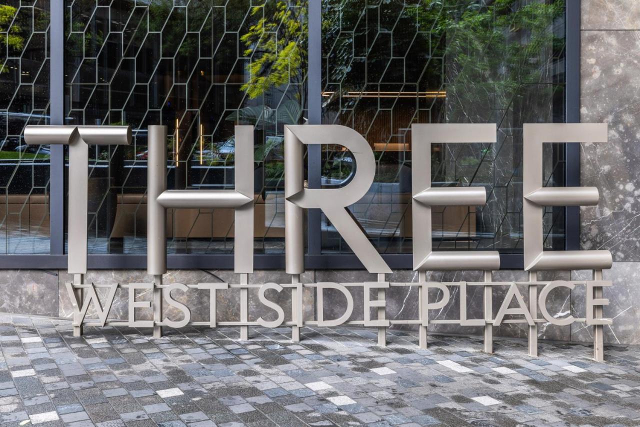 Sleek Stylish CBD, Heated pool, Gym, Sauna, Steam