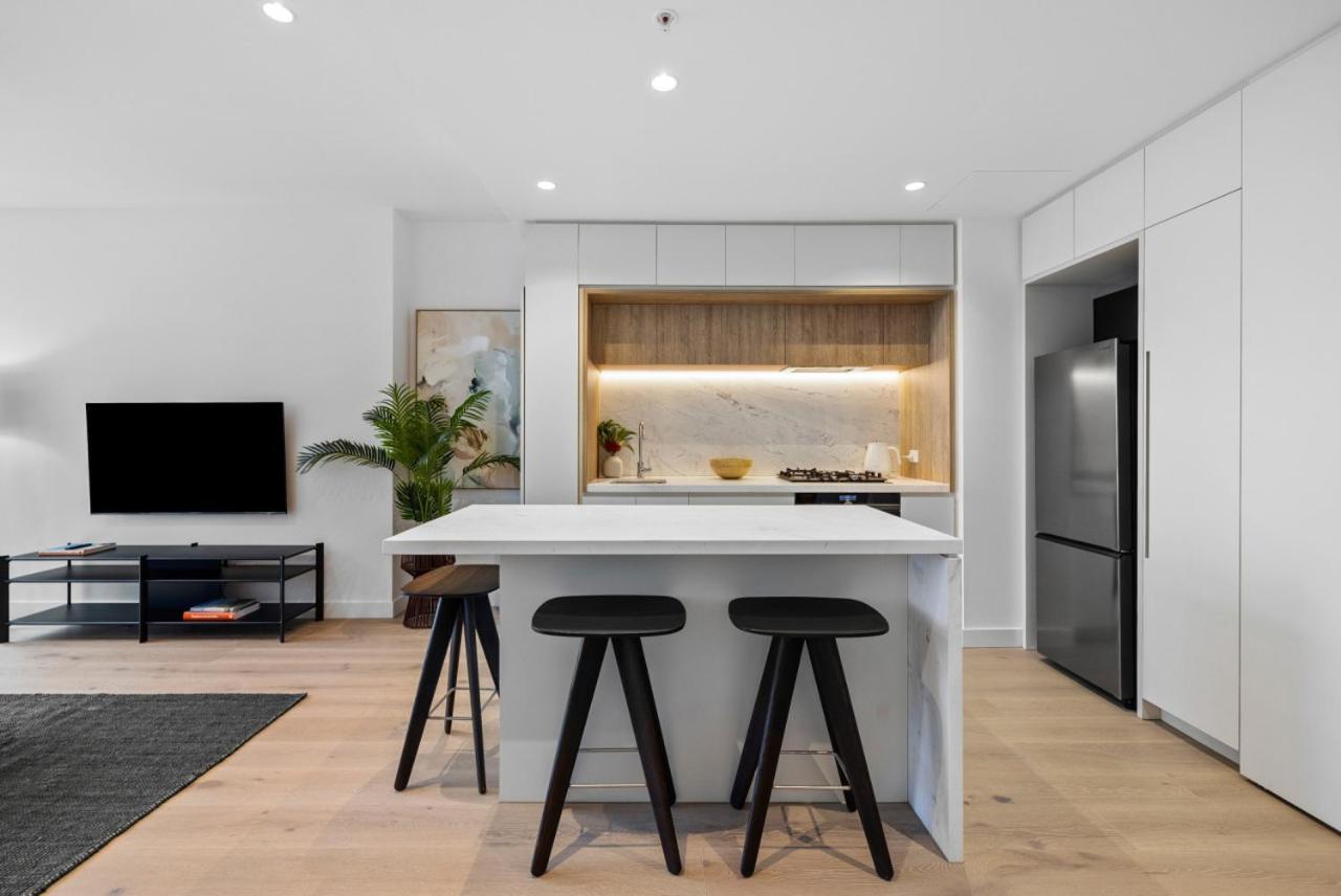 Sleek Stylish CBD, Heated pool, Gym, Sauna, Steam