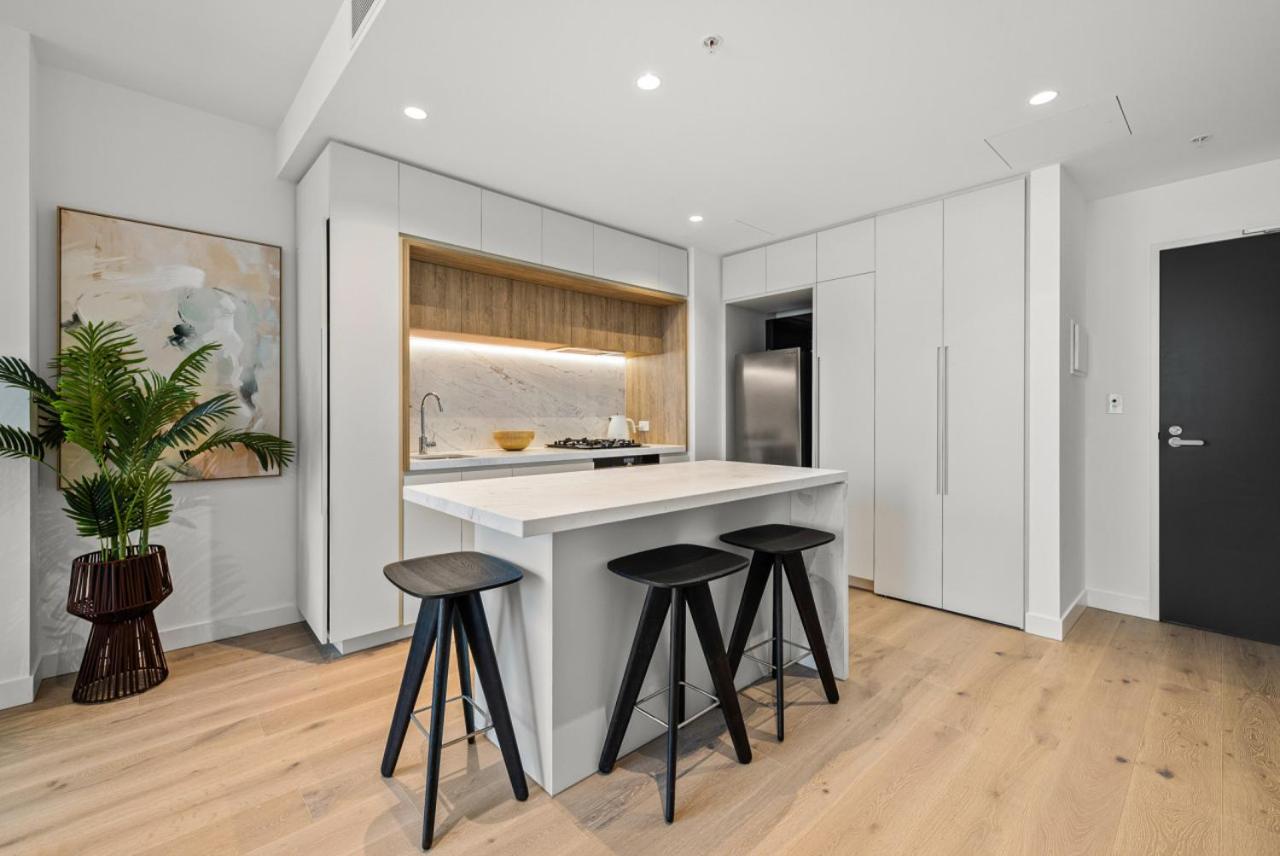 Sleek Stylish CBD, Heated pool, Gym, Sauna, Steam