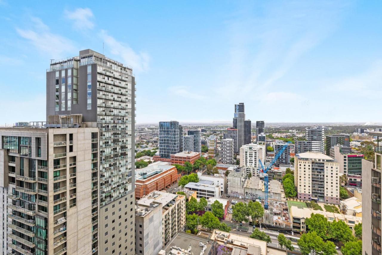 Sleek Stylish CBD, Heated pool, Gym, Sauna, Steam