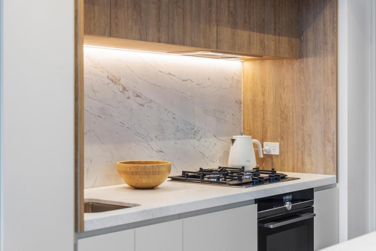 Sleek Stylish CBD, Heated pool, Gym, Sauna, Steam