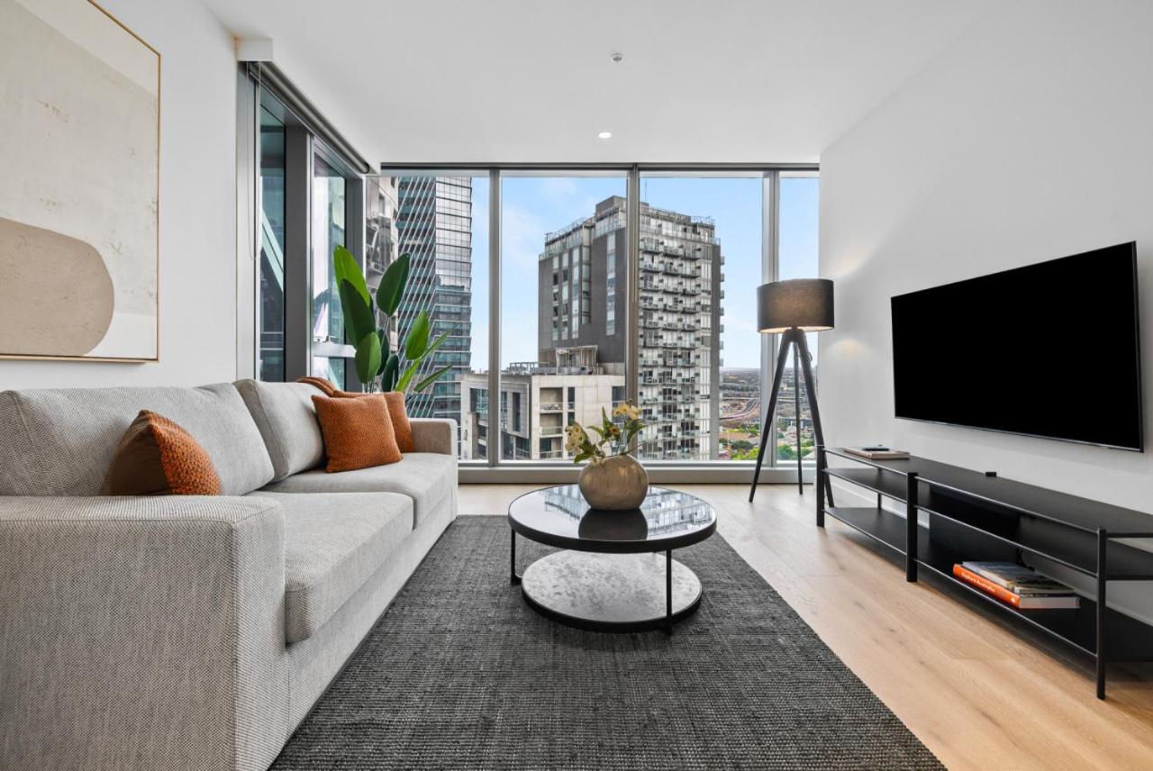 Sleek Stylish CBD, Heated pool, Gym, Sauna, Steam