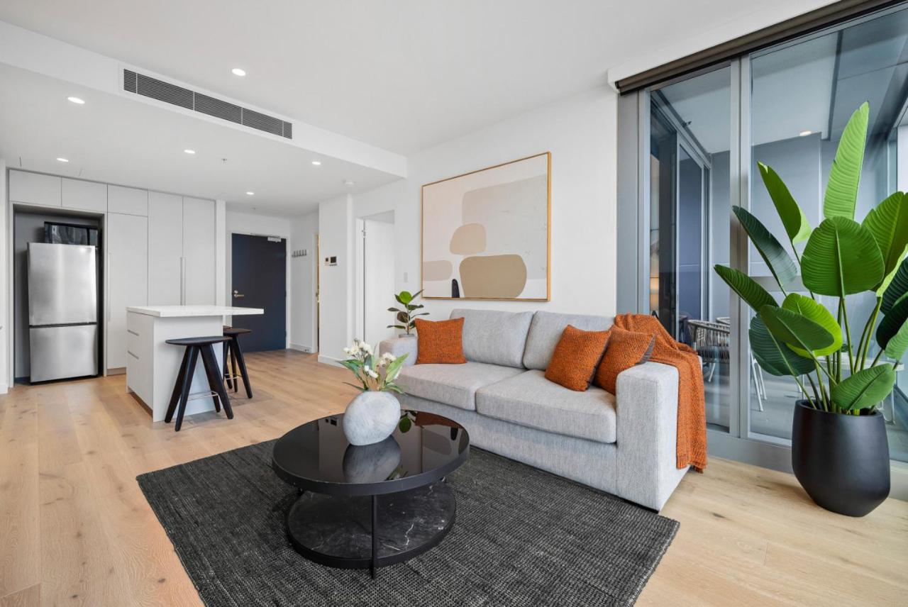 Sleek Stylish CBD, Heated pool, Gym, Sauna, Steam