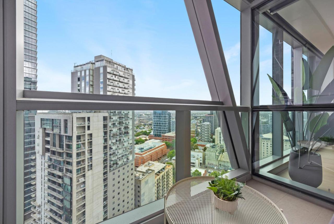 Sleek Stylish CBD, Heated pool, Gym, Sauna, Steam
