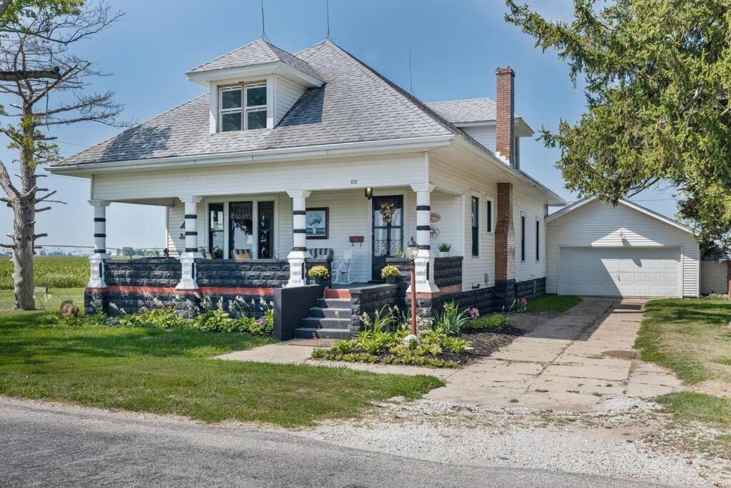 Broadview Manor