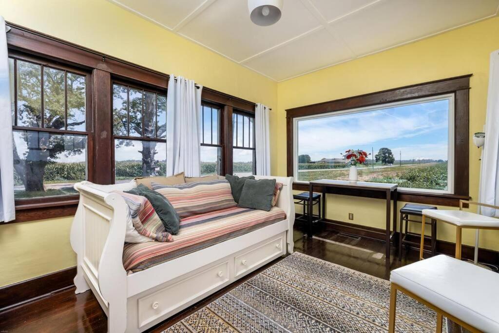 Broadview Manor