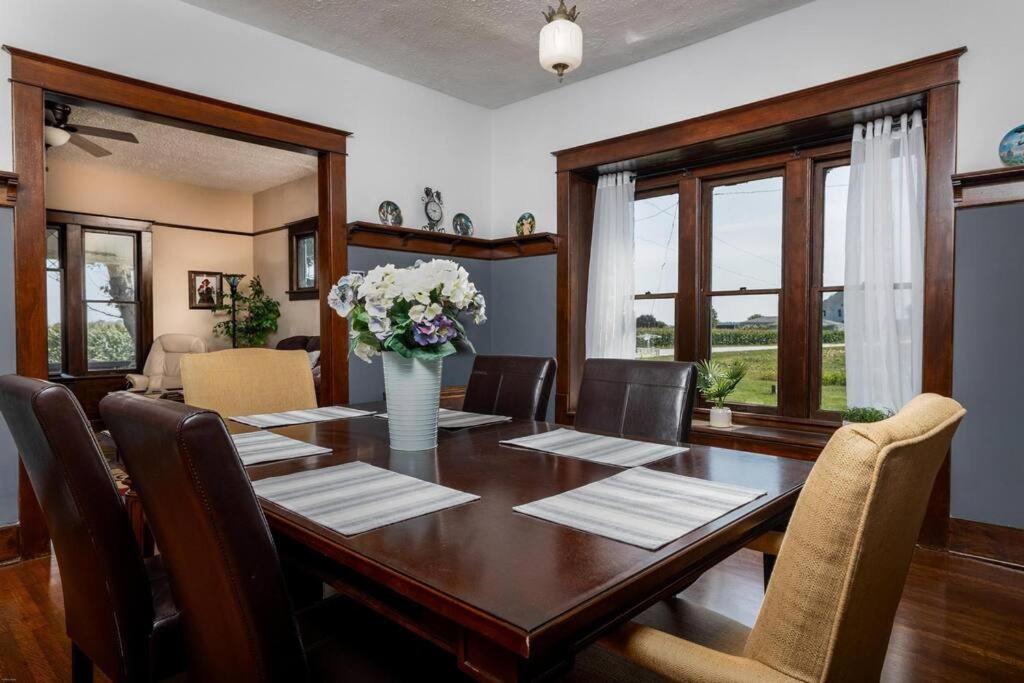Broadview Manor